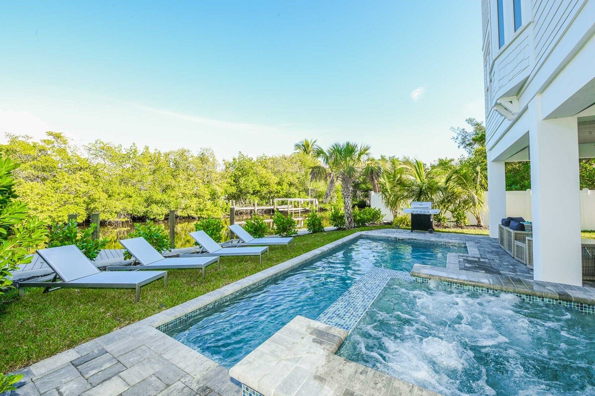 siesta key vacation rental with pool